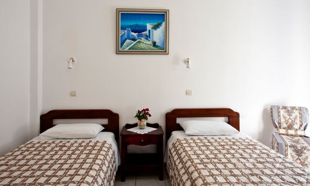 santorini-studios-for-rent-15