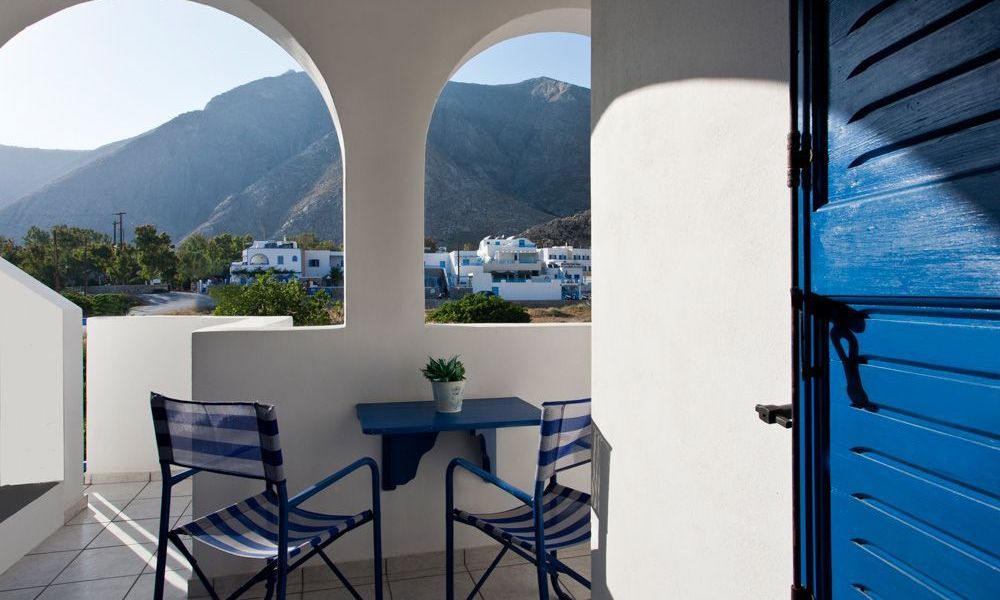santorini-studios-for-rent-20