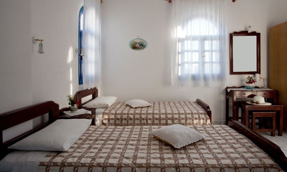santorini-studios-for-rent-21