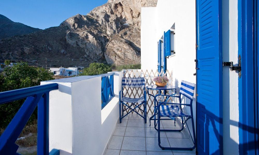 santorini-studios-for-rent-23