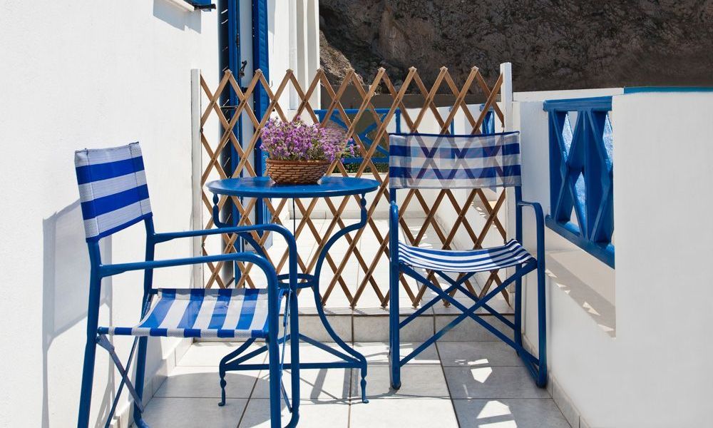 santorini-studios-for-rent-4