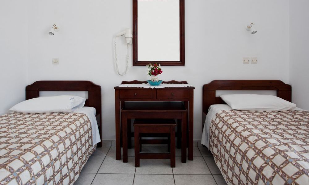 santorini-studios-for-rent-5