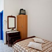 santorini-studios-for-rent-12