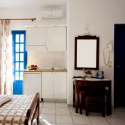 santorini-studios-for-rent-16