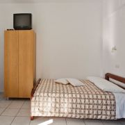 santorini-studios-for-rent-17