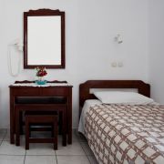 santorini-studios-for-rent-5